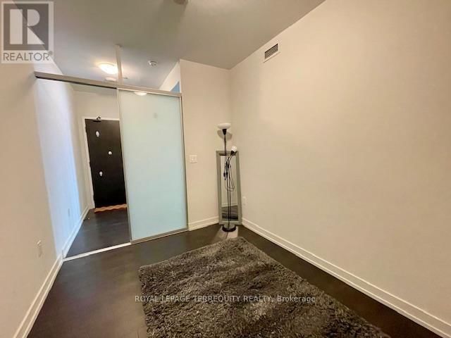 PH101 - 426 UNIVERSITY AVENUE Image 29