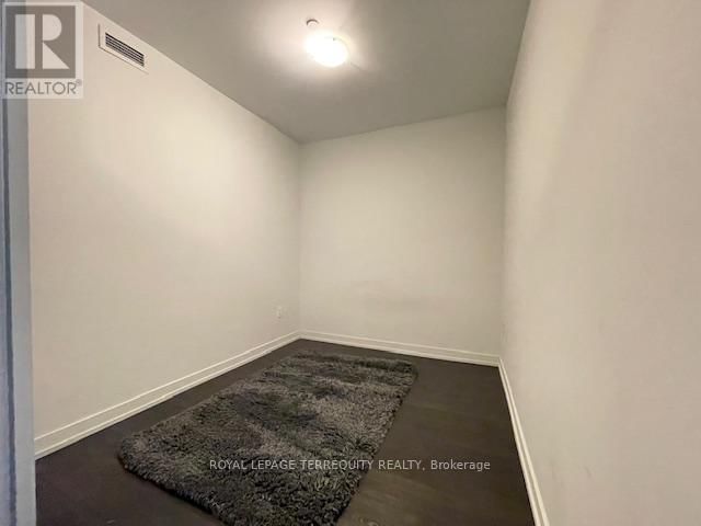 PH101 - 426 UNIVERSITY AVENUE Image 31