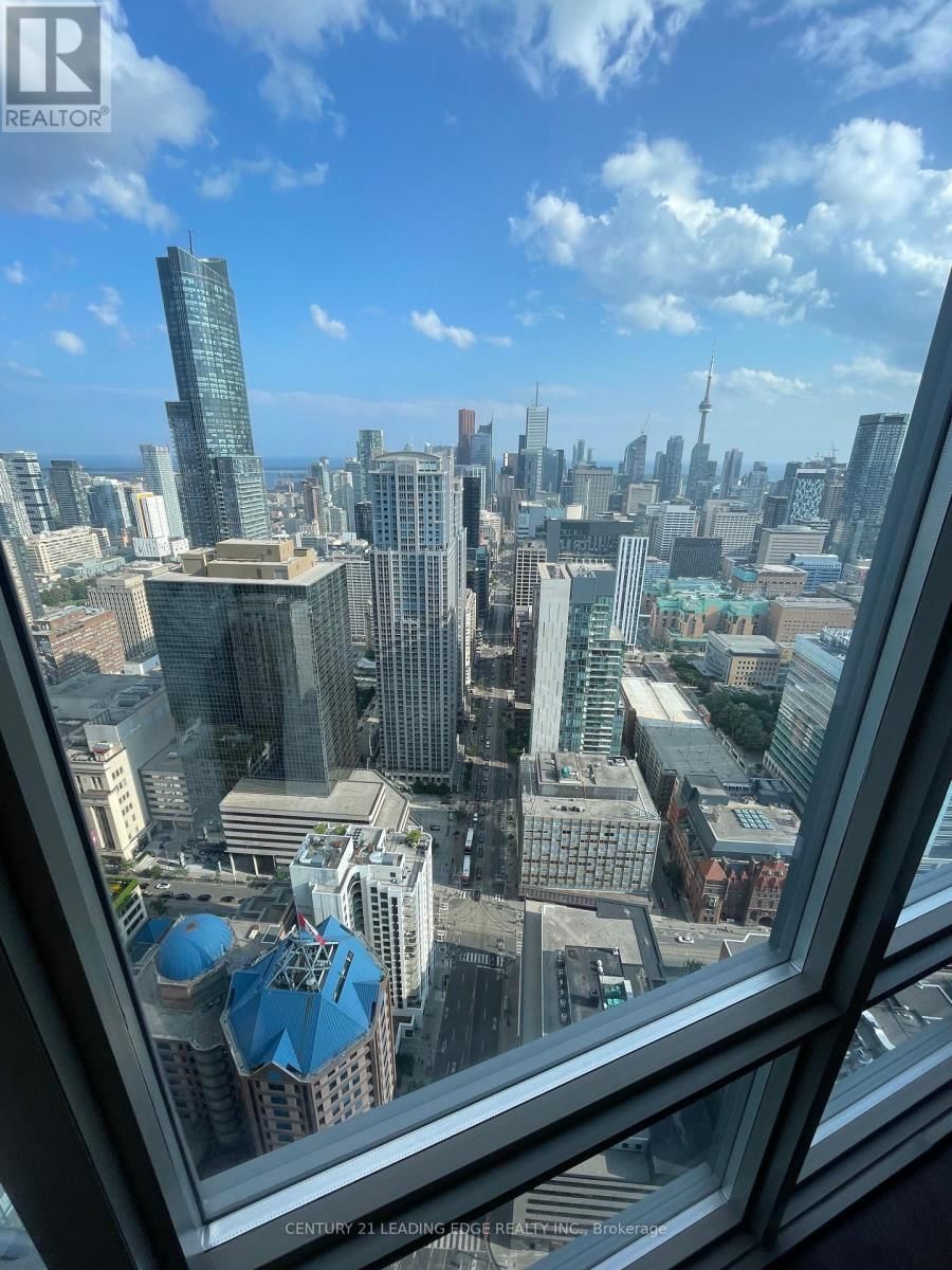 4908 - 832 BAY STREET Image 8