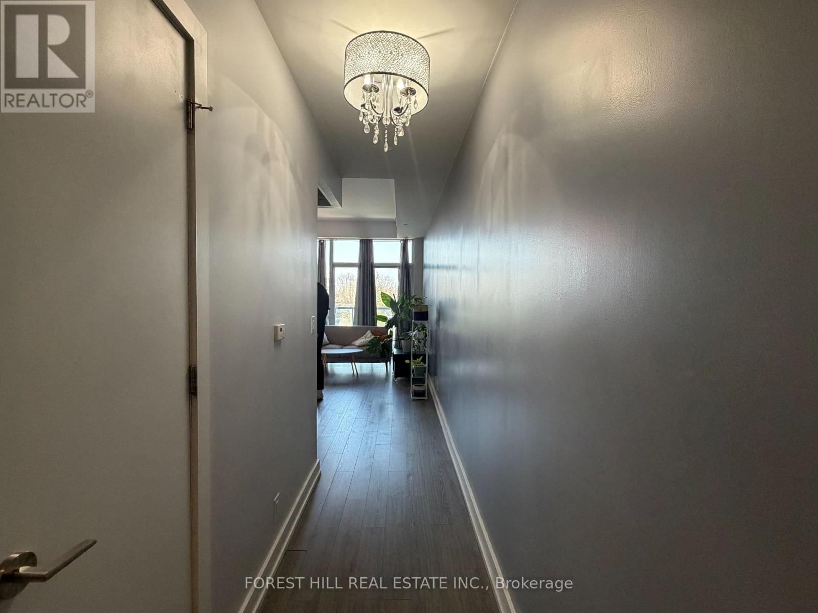 614 - 6 PARKWOOD AVENUE Image 3