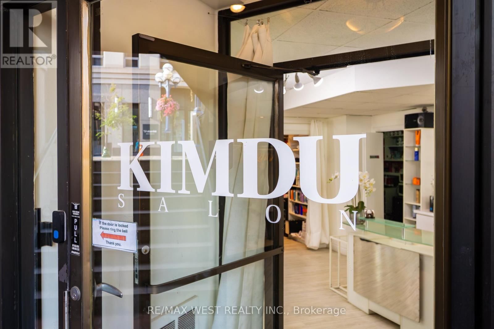 1300 BAY STREET Image 11