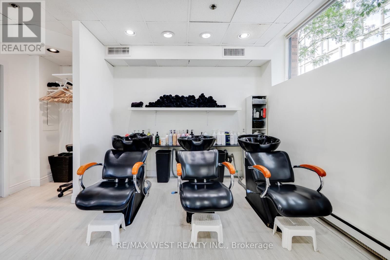 1300 BAY STREET Image 26