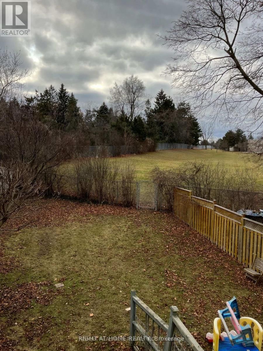 21 HOLLYBERRY TRAIL Image 10