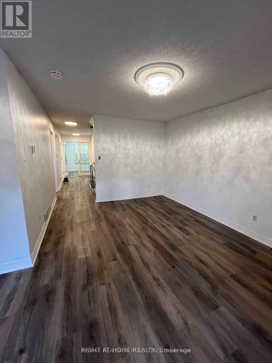 21 HOLLYBERRY TRAIL Image 4