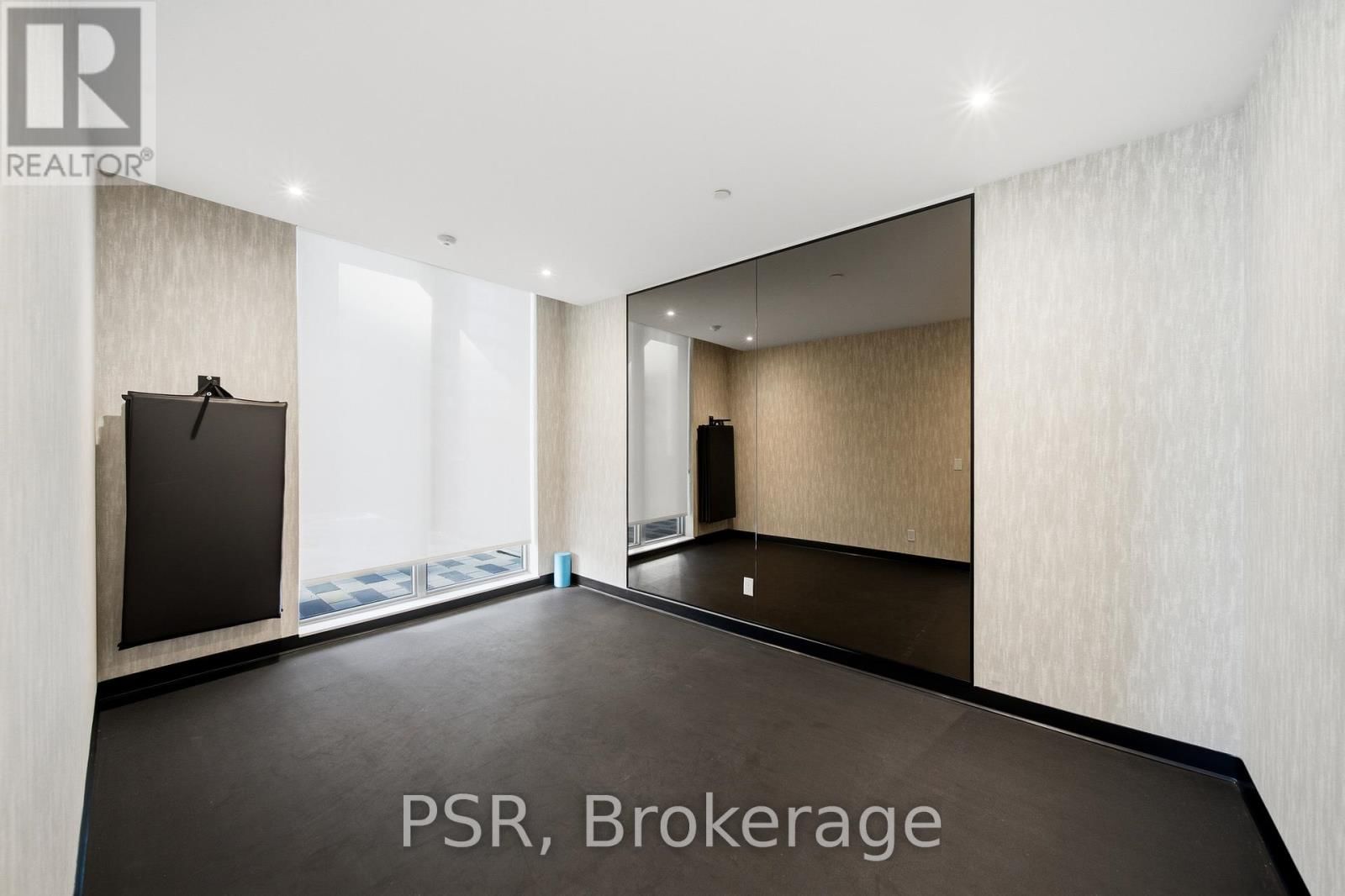 1706 - 70 ORDNANCE STREET Image 21