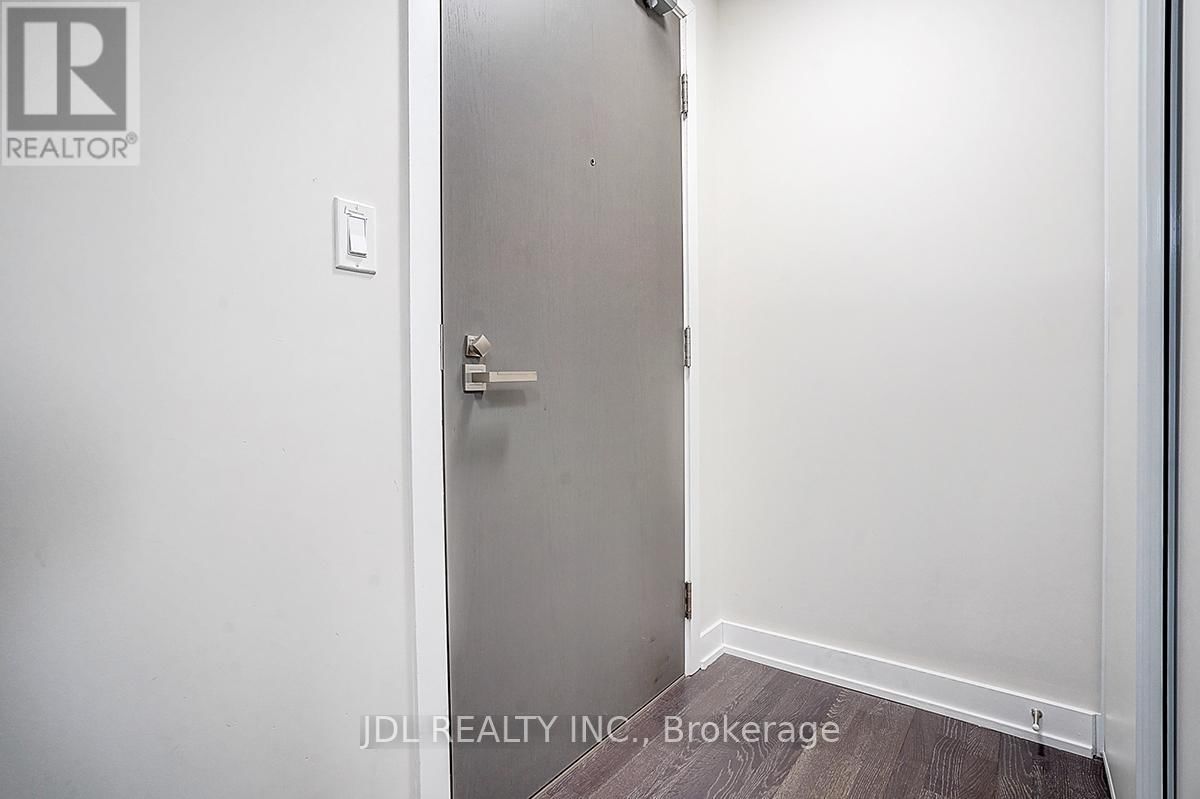 315 - 501 ST. CLAIR AVENUE WEST Image 11