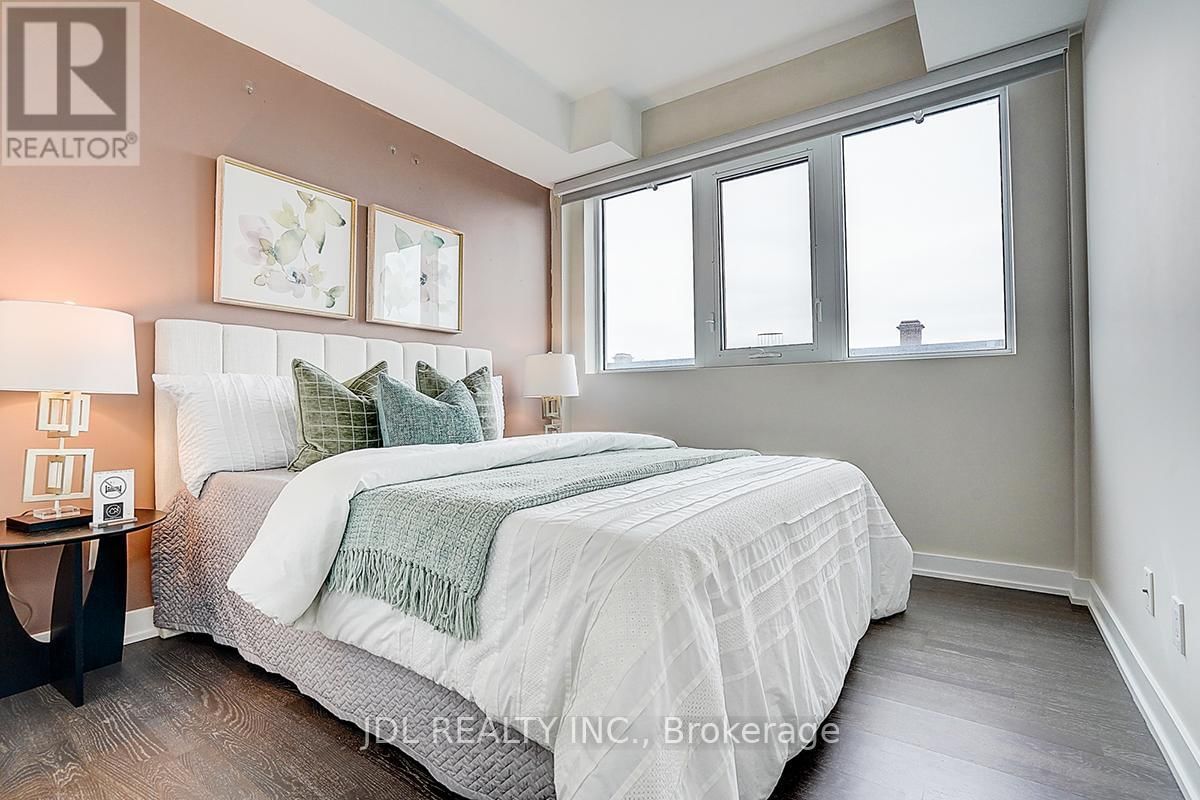 315 - 501 ST. CLAIR AVENUE WEST Image 32