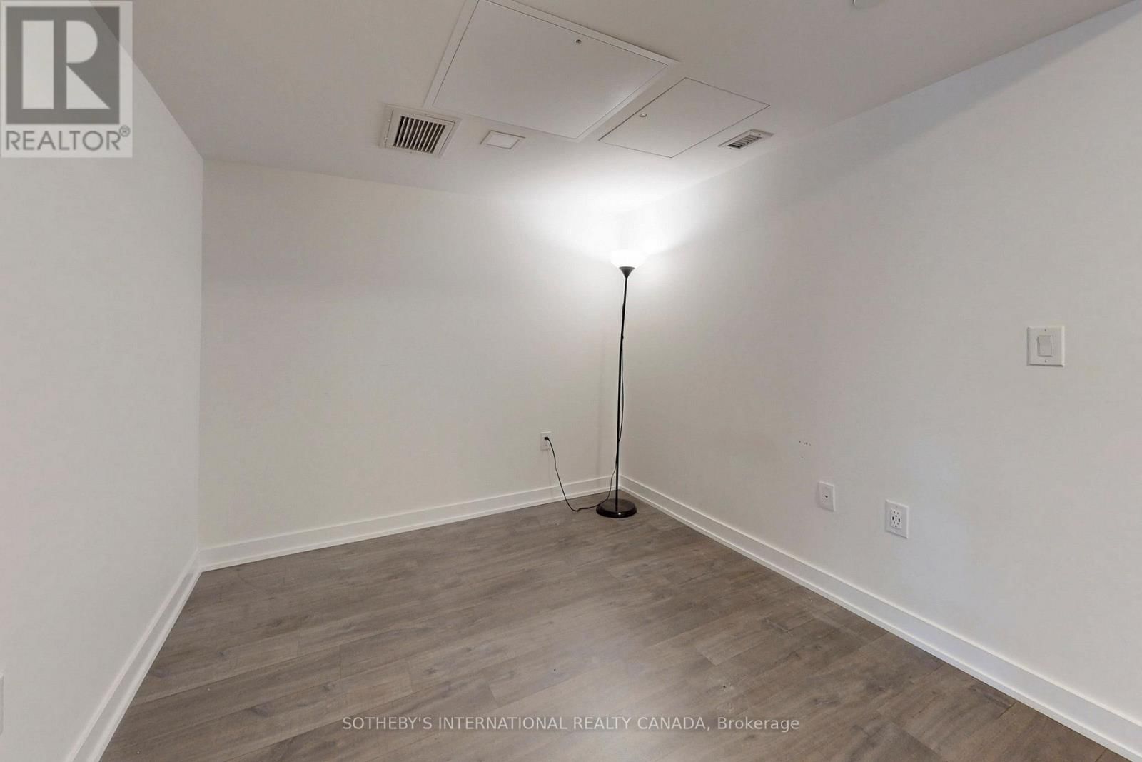 713 - 50 MCCAUL STREET Image 15