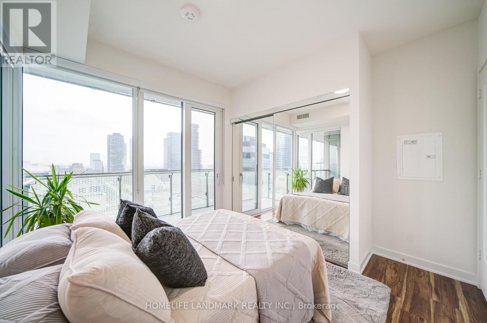 1419 - 60 PRINCESS STREET Image 24