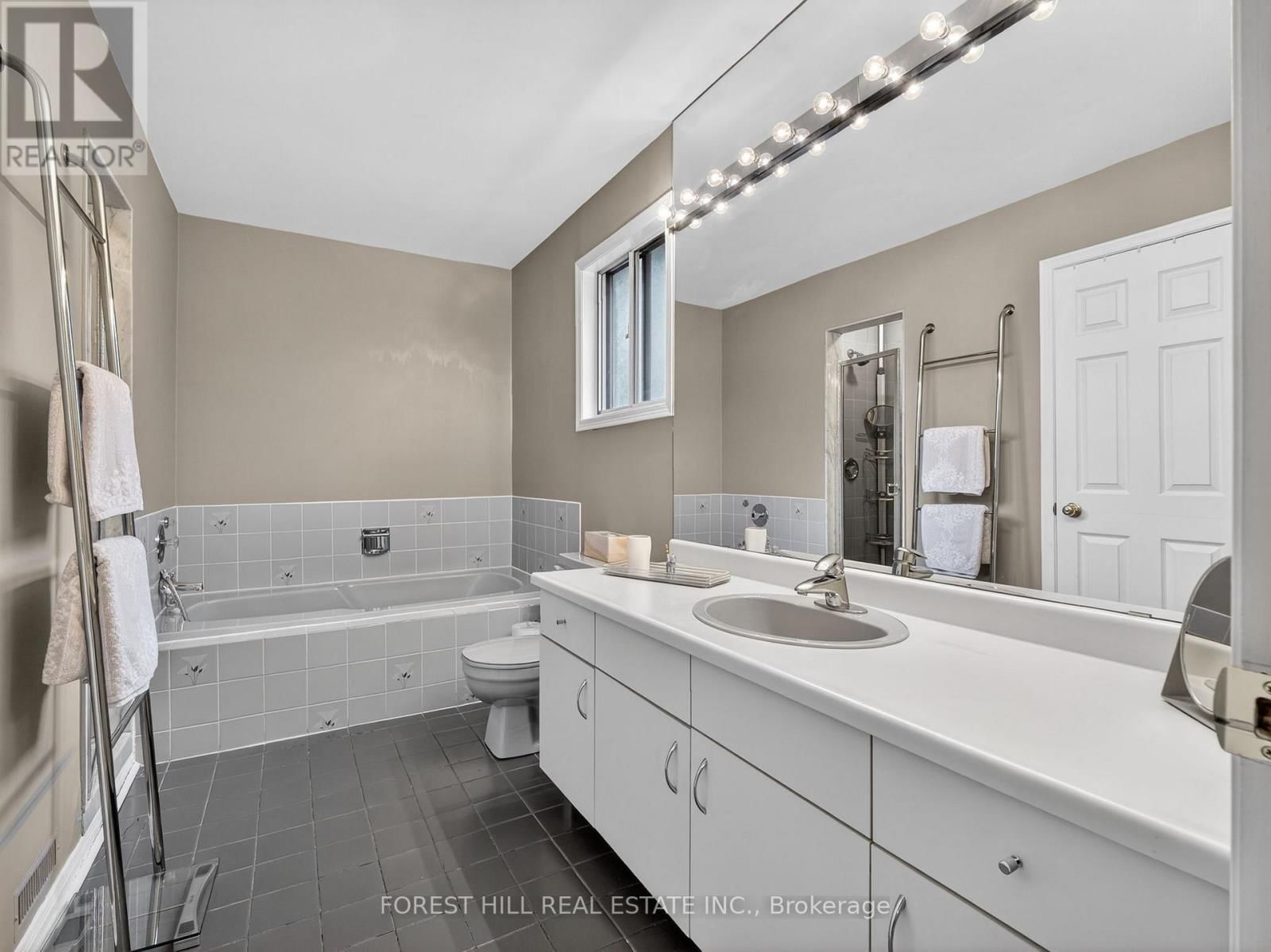 37 ARTISAN PLACE Image 38