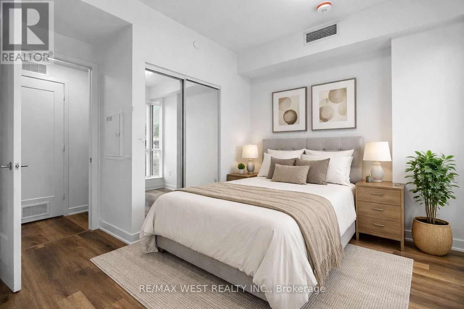 971W - 135 LOWER SHERBOURNE STREET Image 16