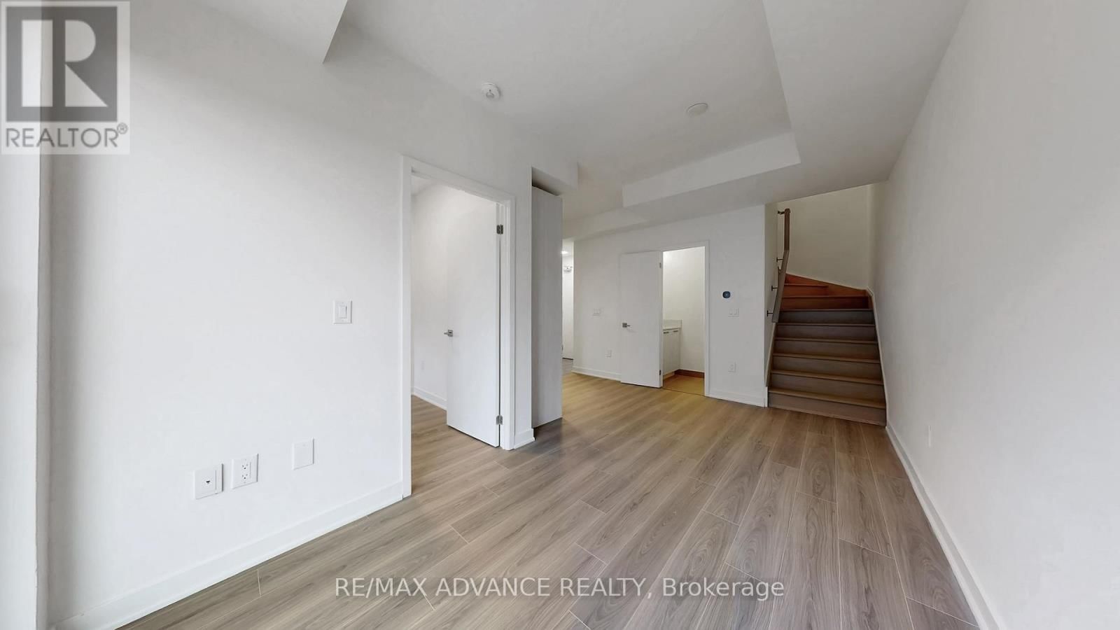 36 - 73 CURLEW DRIVE Image 14