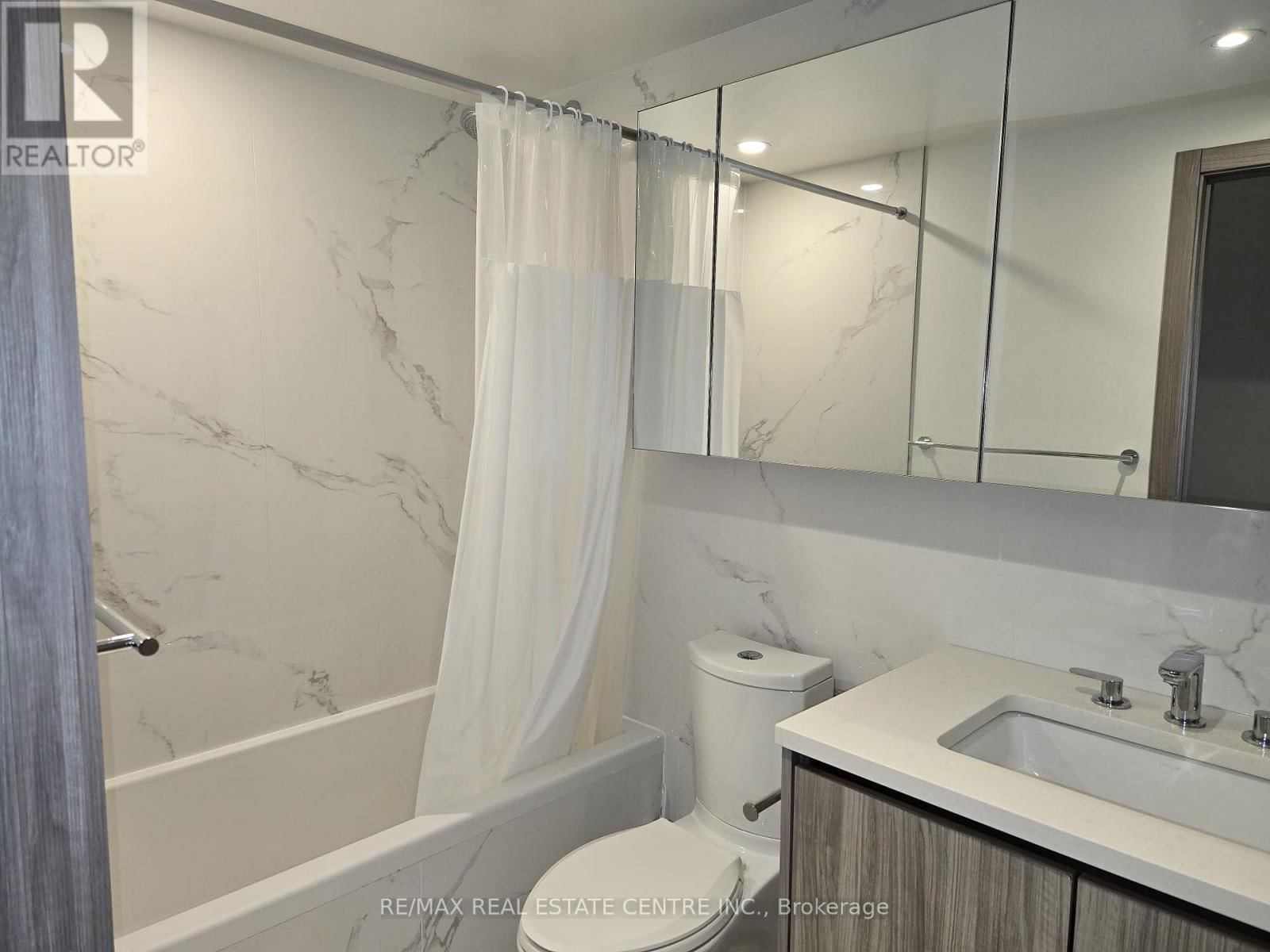 310 - 25 MCMAHON DRIVE Image 36