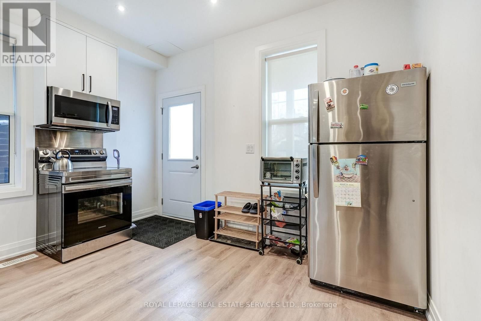 1 - 1084 COLLEGE STREET Image 9