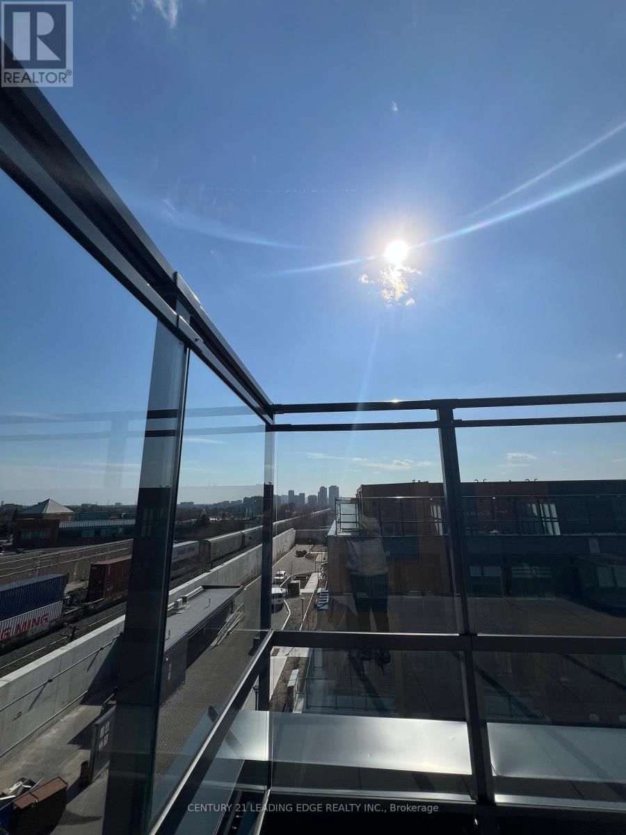 205 - 65 CURLEW DRIVE Image 36