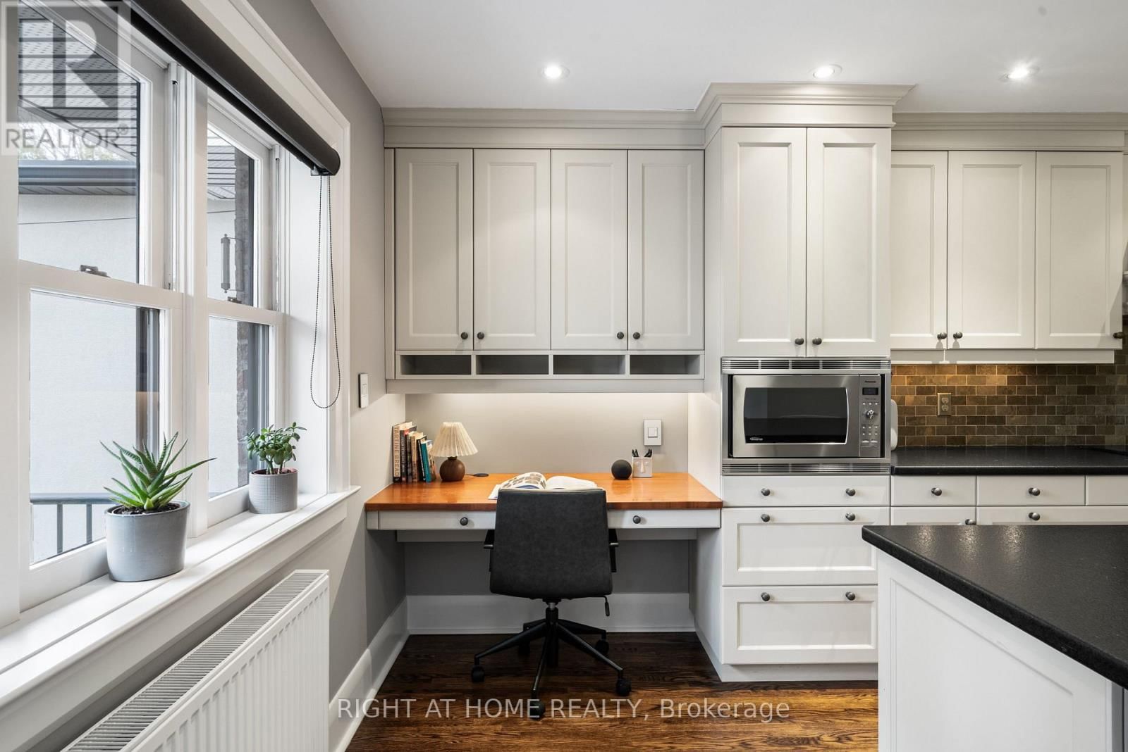 113 EASTBOURNE AVENUE Image 15