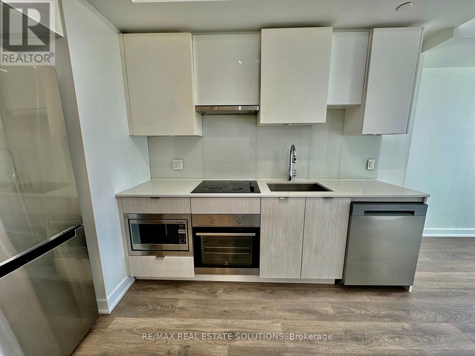 1211 - 195 REDPATH AVENUE Image 3