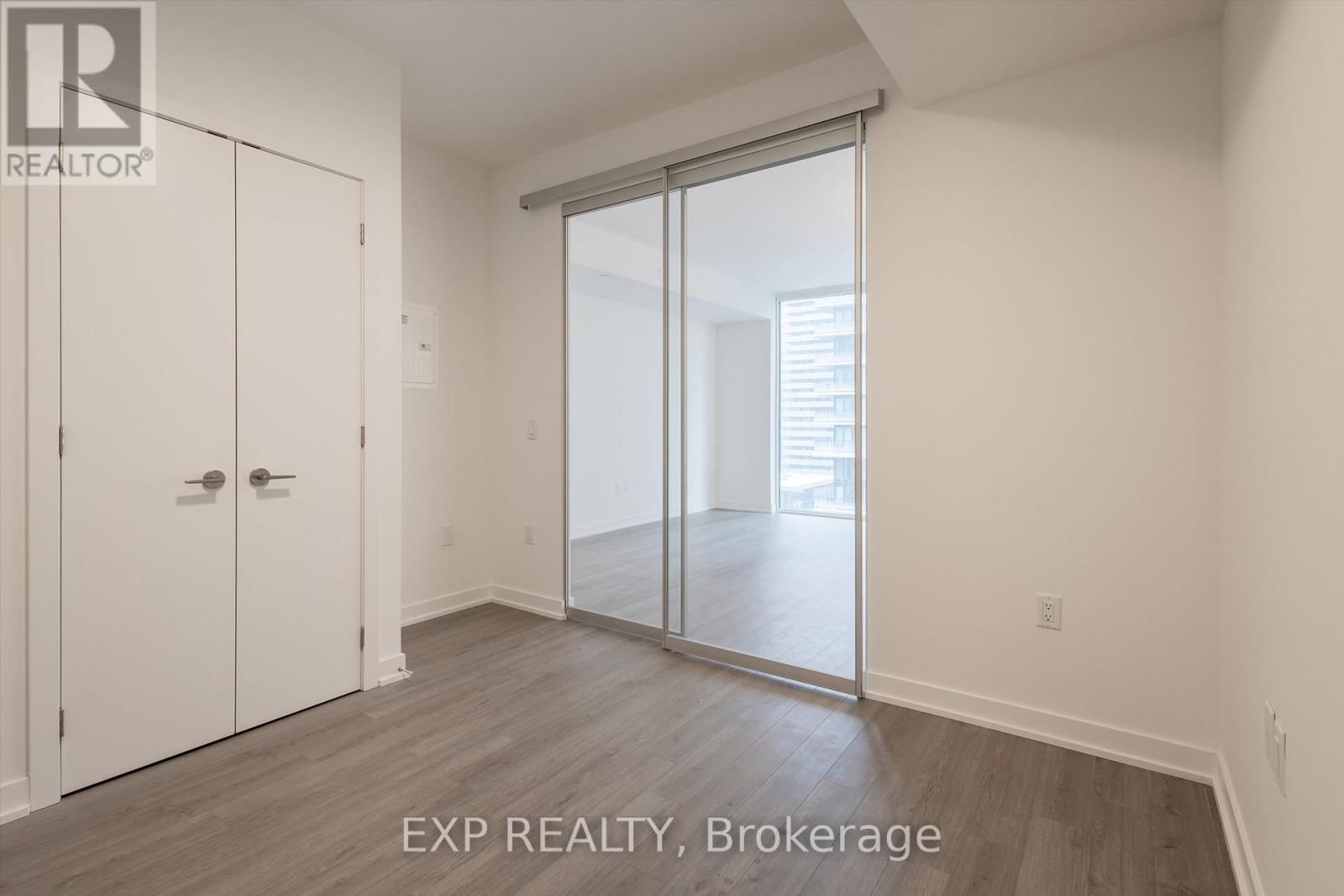 1707 - 357 KING STREET WEST Image 9