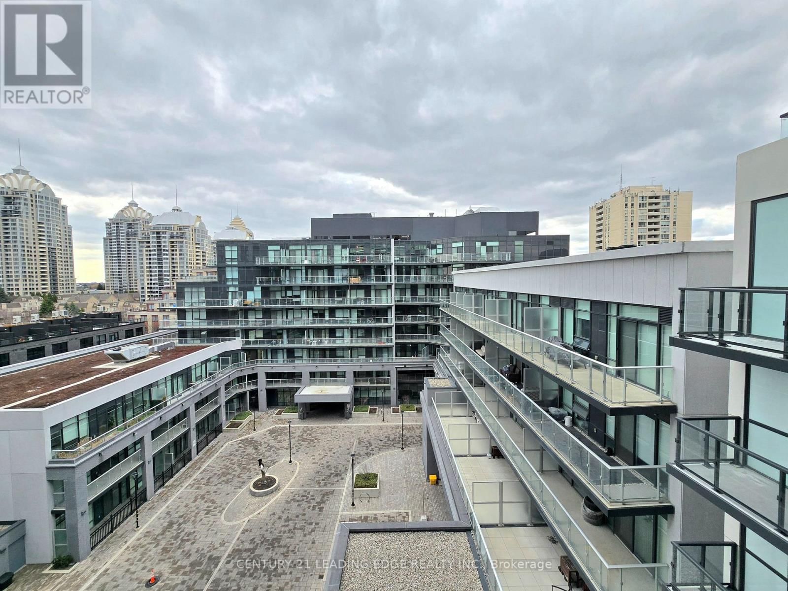 702 - 625 SHEPPARD AVENUE EAST Image 20