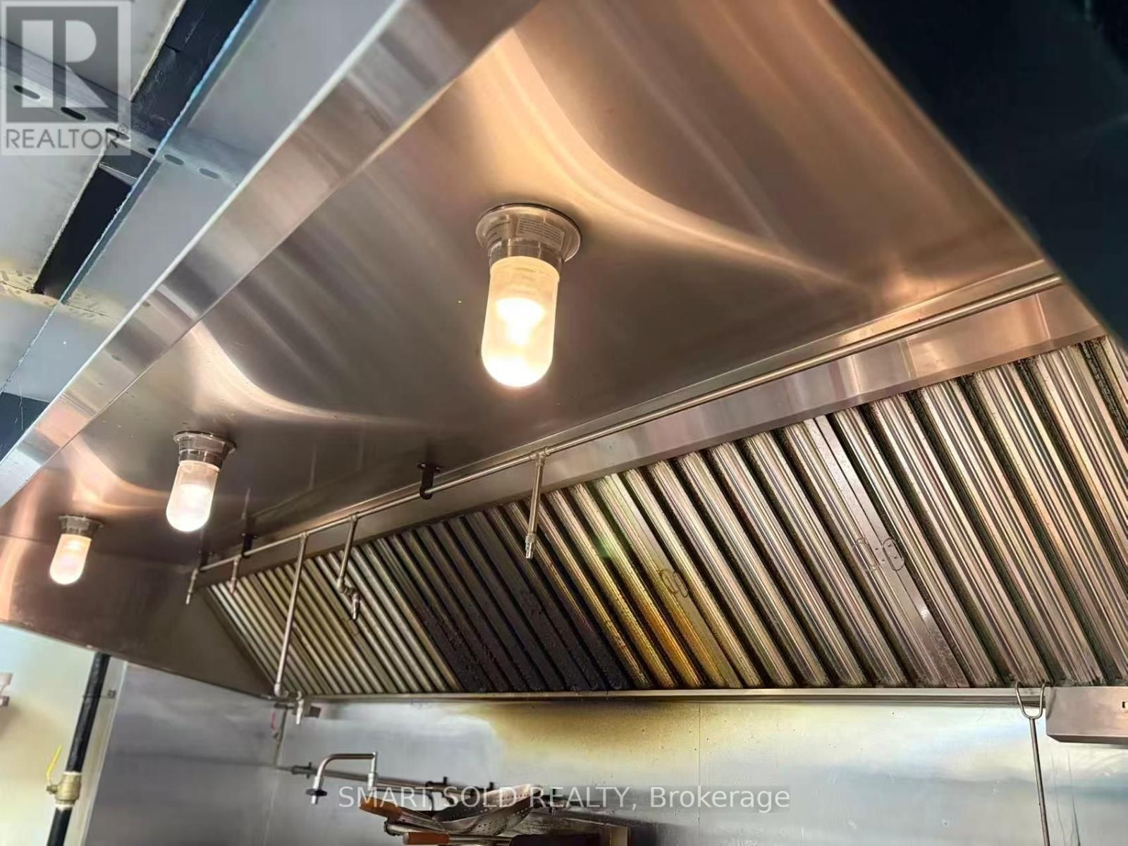 333 SPADINA AVENUE Image 10