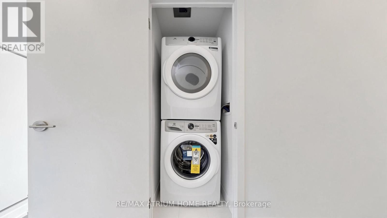 S3202 - 8 OLYMPIC GARDEN DRIVE Image 25