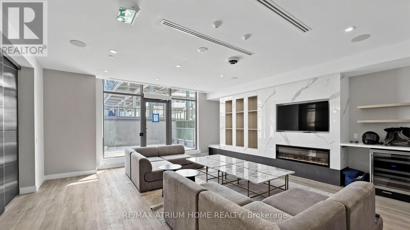 S3202 - 8 OLYMPIC GARDEN DRIVE Image 36