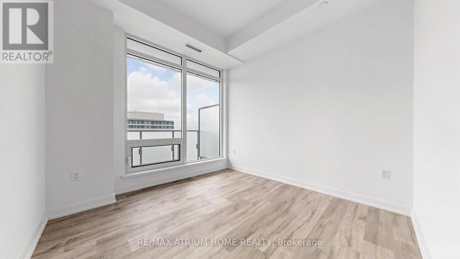 3204 - 7 GOLDEN LION HEIGHTS Image 12