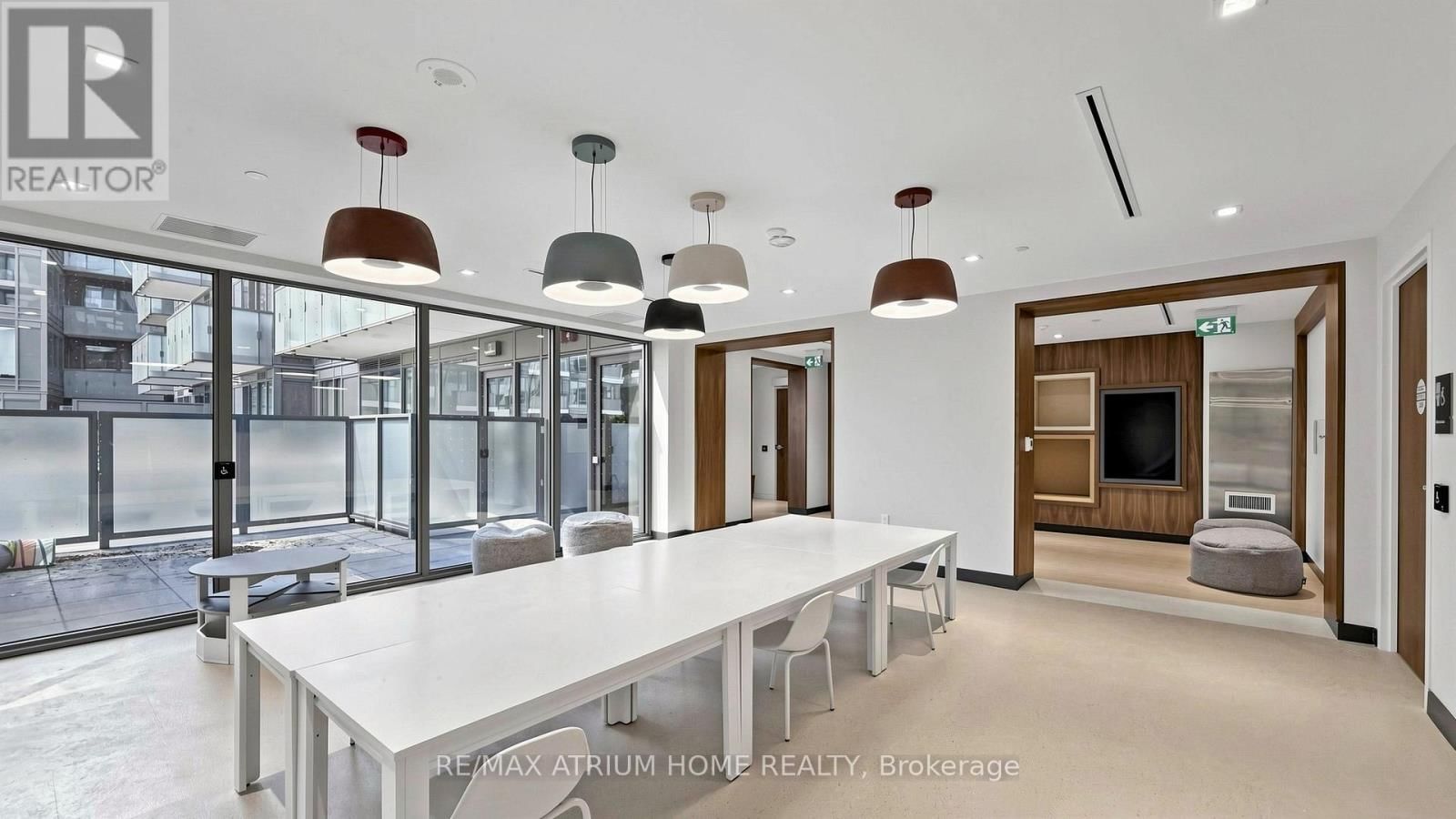 3204 - 7 GOLDEN LION HEIGHTS Image 32