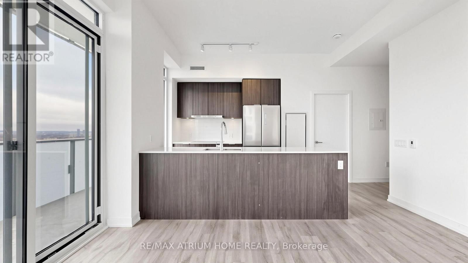 3204 - 7 GOLDEN LION HEIGHTS Image 8