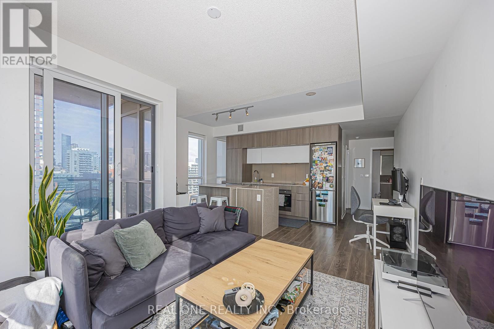 1206 - 170 SUMACH STREET Image 18