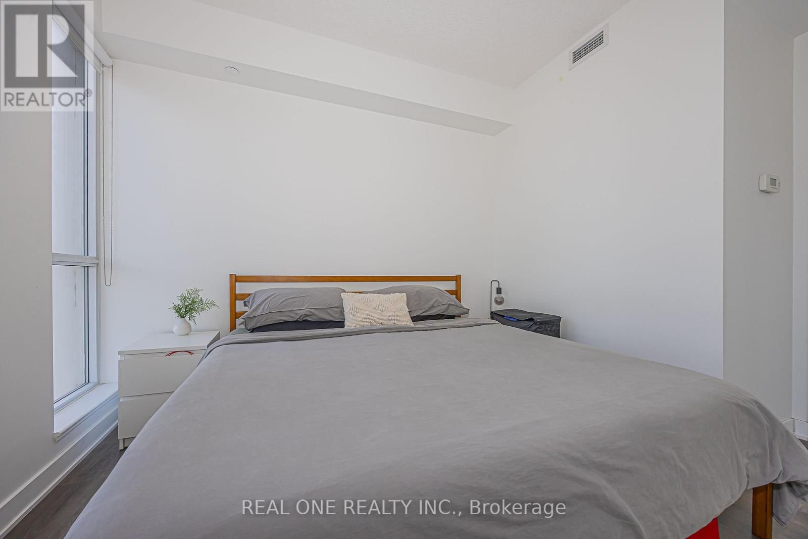 1206 - 170 SUMACH STREET Image 21