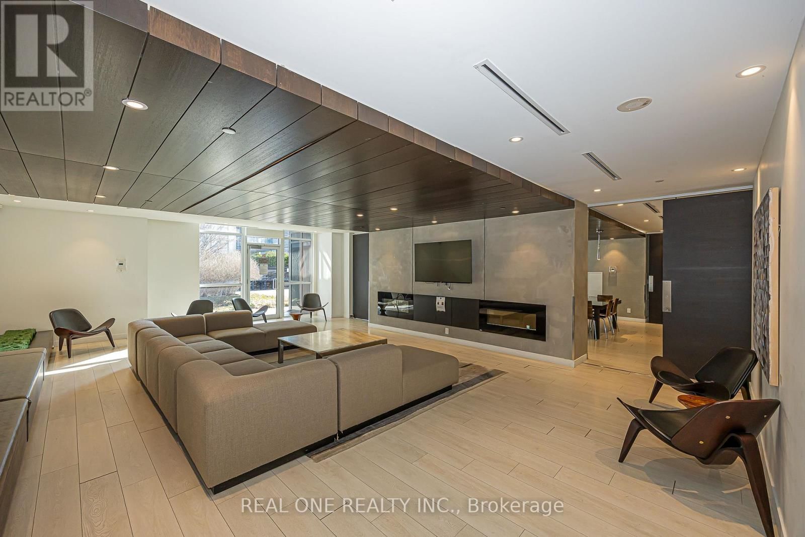 1206 - 170 SUMACH STREET Image 33