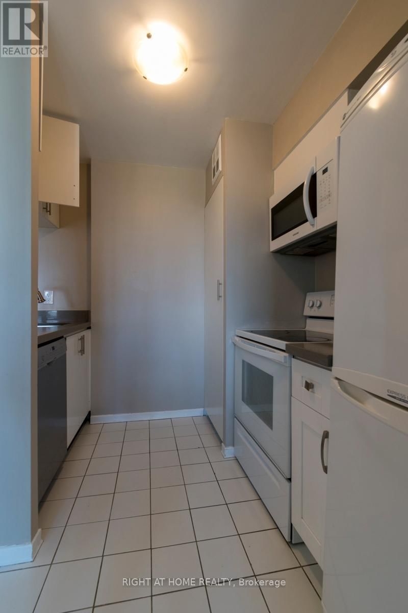 504 - 1055 BAY STREET Image 14