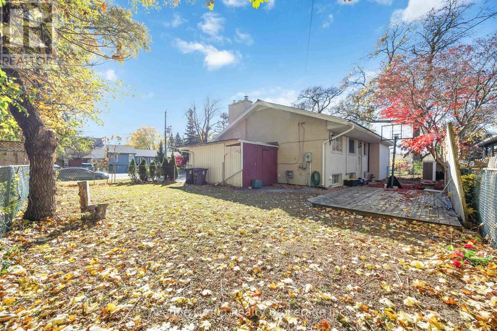 Main - 10 CHIPPING ROAD Image 26