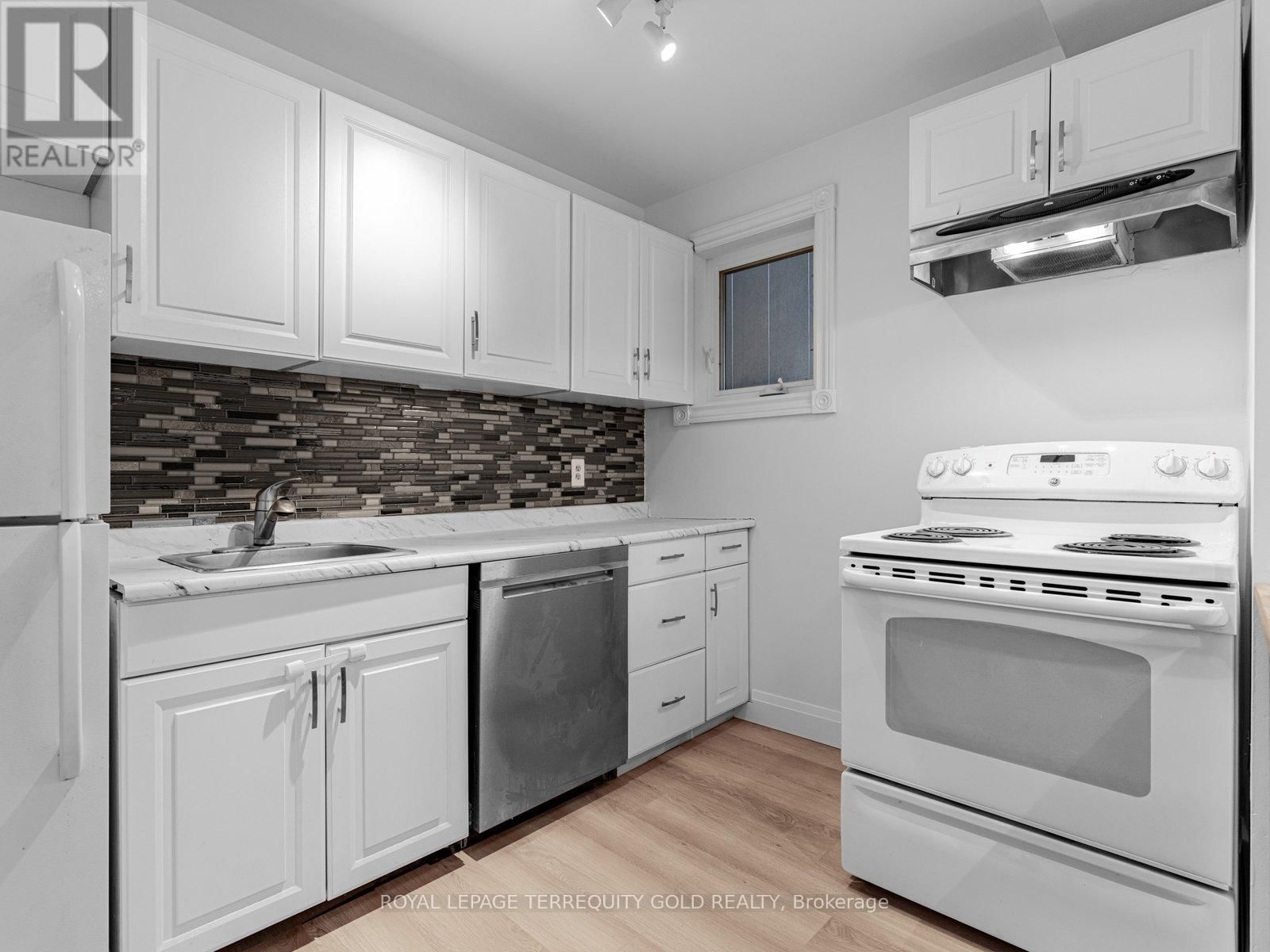 2 - 41 SUMMERHILL AVENUE Image 15