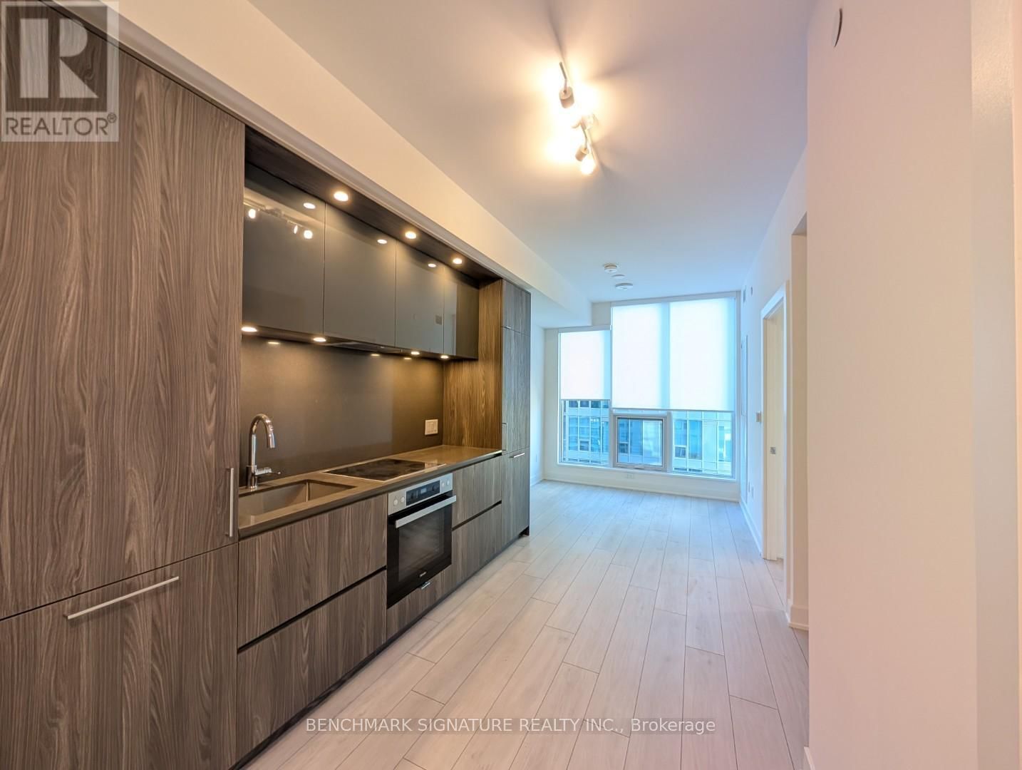 2515 - 35 MERCER STREET Image 1