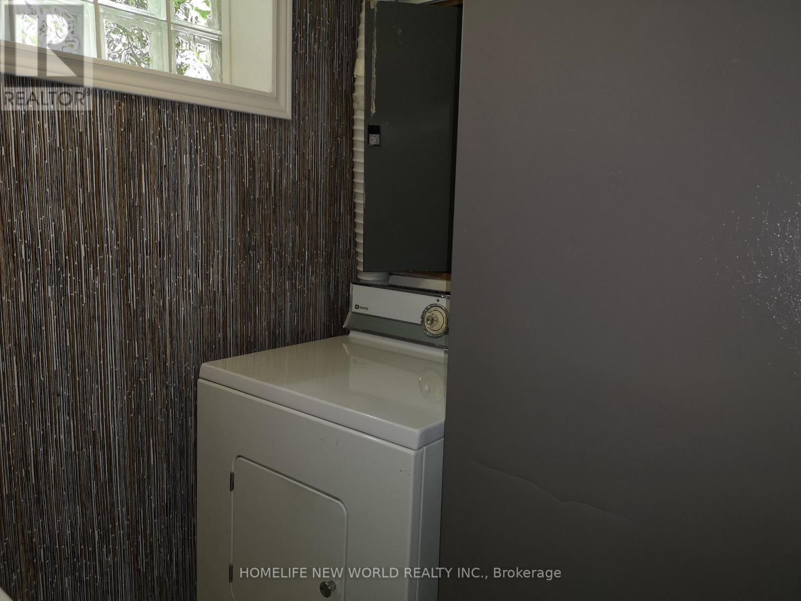 Bsmt - 8 JANUS COURT Image 12