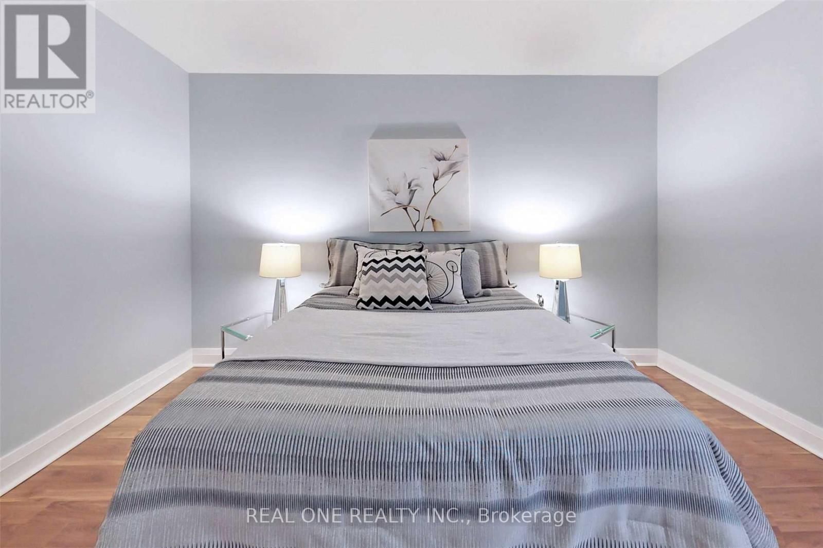 301 - 8 WELLESLEY STREET EAST Image 8