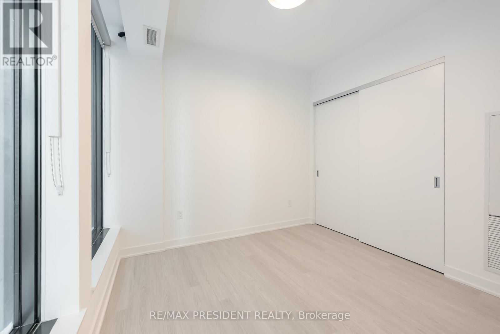 904 - 284 KING STREET EAST Image 16