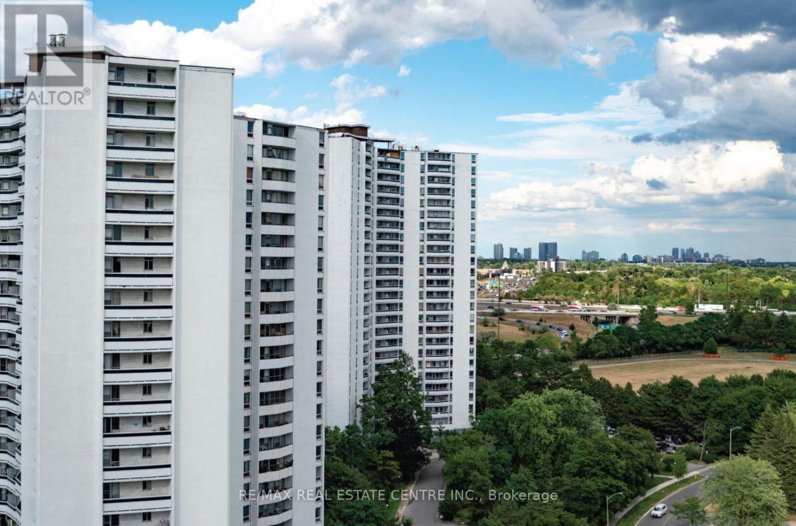 2011 - 150 GRAYDON HALL DRIVE Image 23