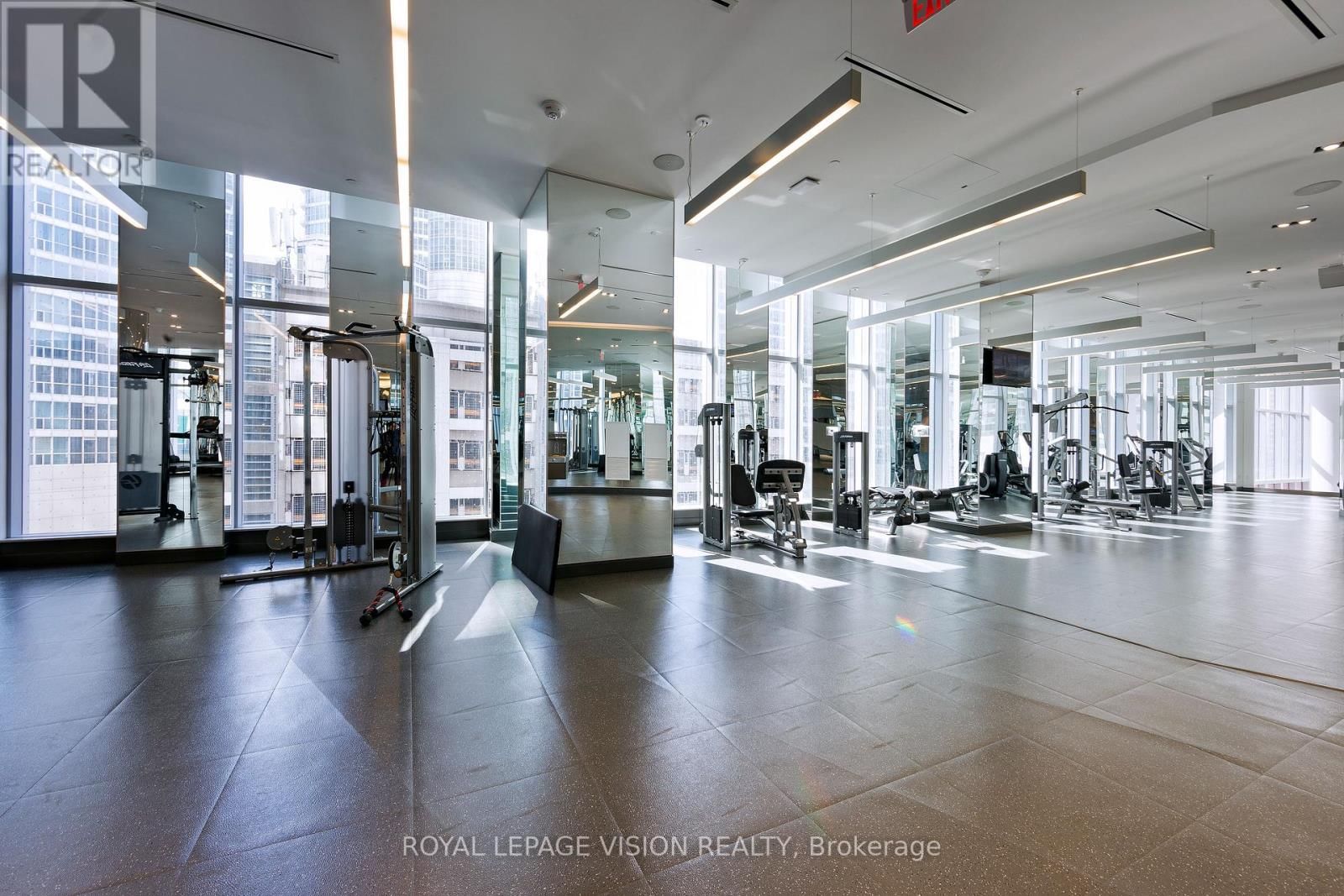 4812 - 10 YORK STREET Image 15