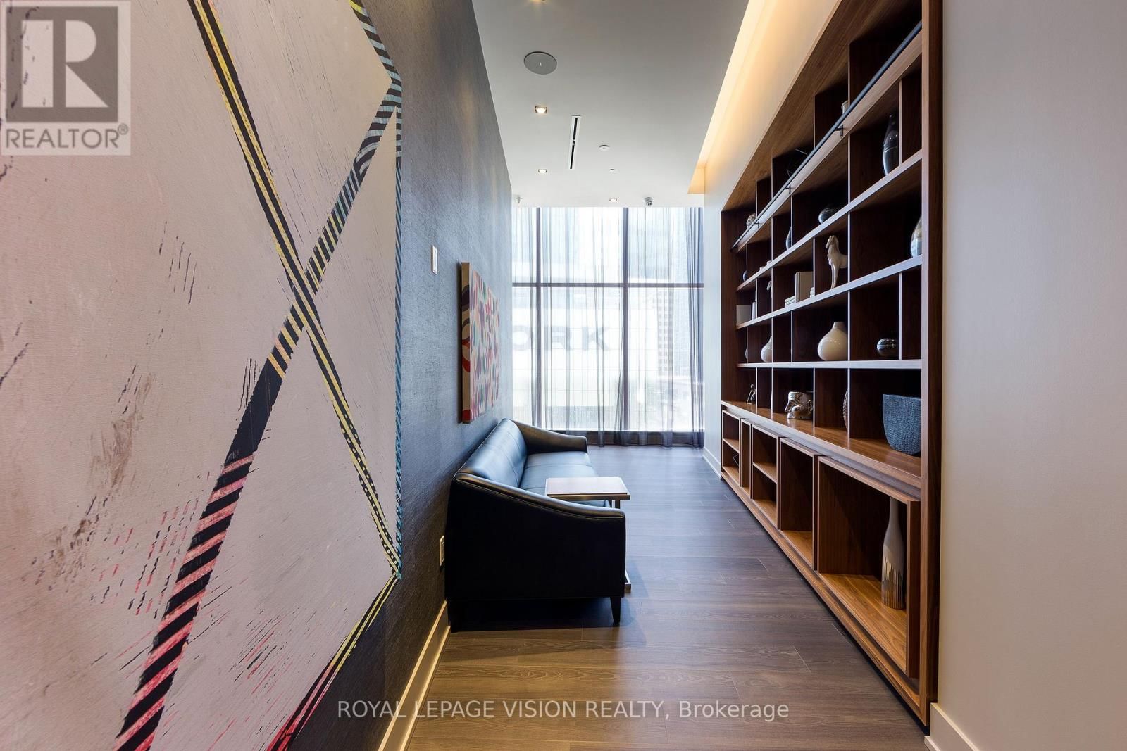 4812 - 10 YORK STREET Image 31