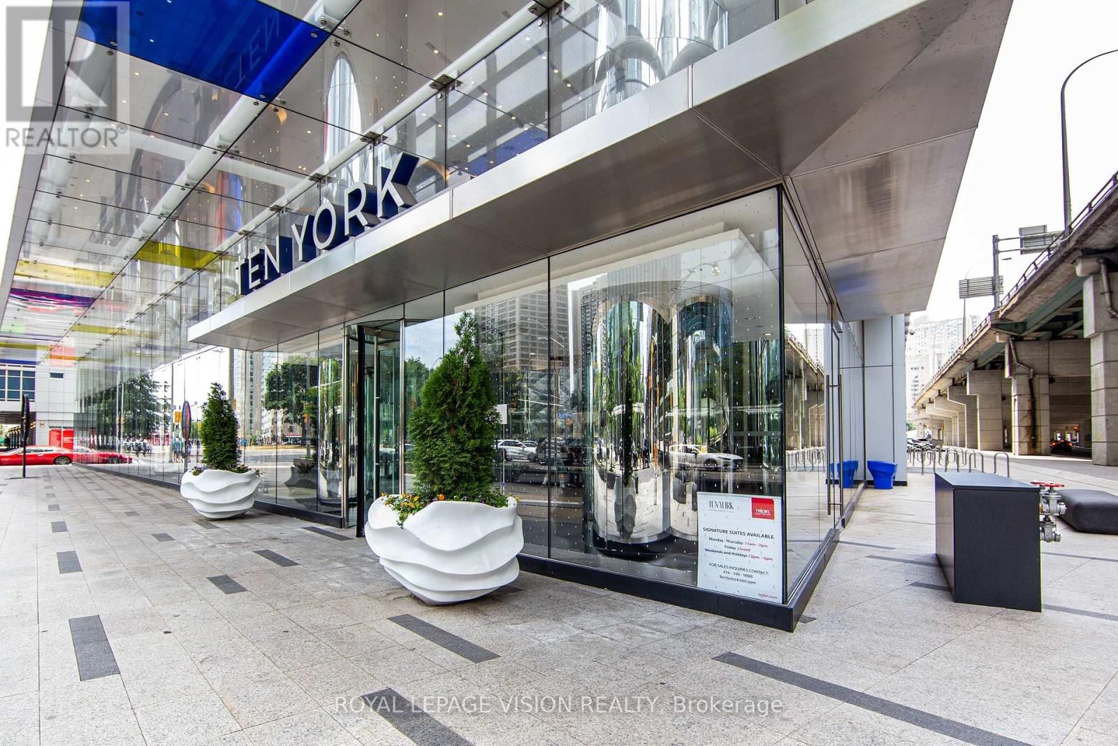 4812 - 10 YORK STREET Image 34