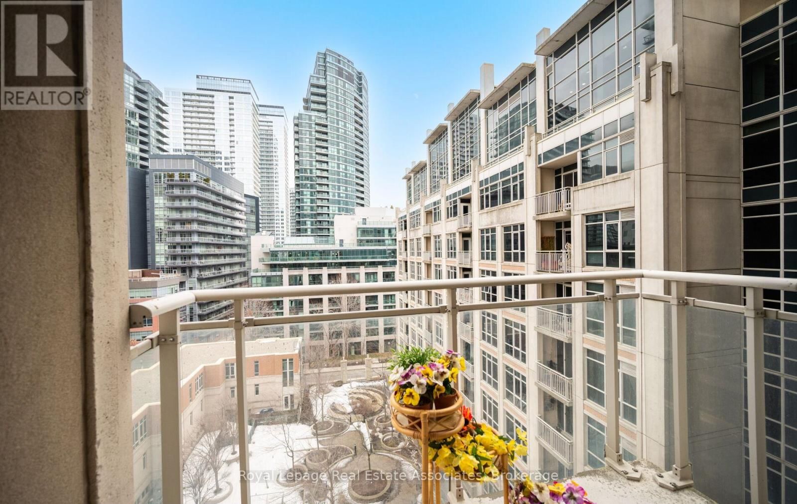 908 - 21 GRAND MAGAZINE STREET Image 13