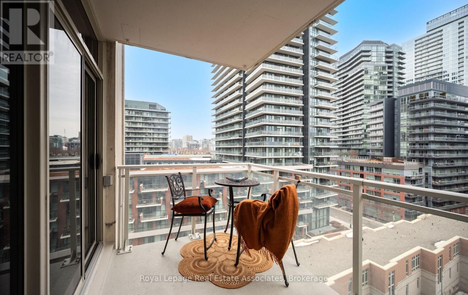 908 - 21 GRAND MAGAZINE STREET Image 21