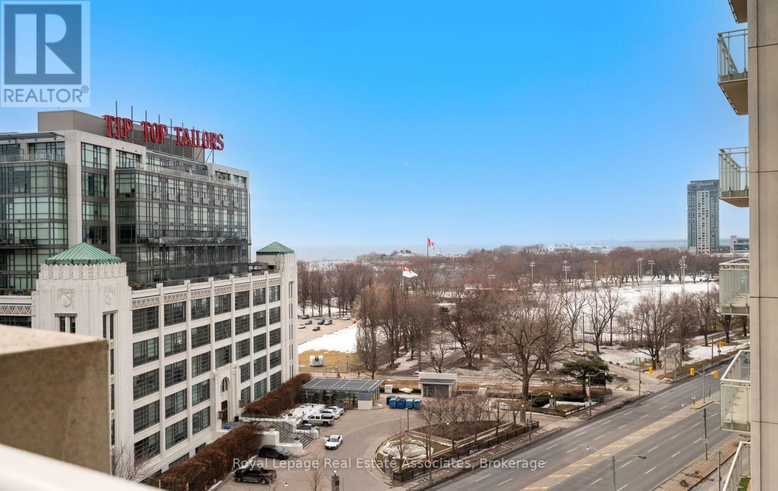 908 - 21 GRAND MAGAZINE STREET Image 33