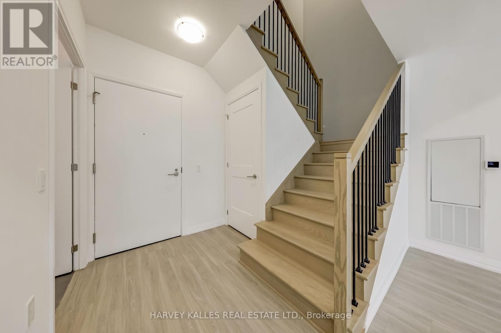 TH116 - 50 DUNFIELD AVENUE Image 3