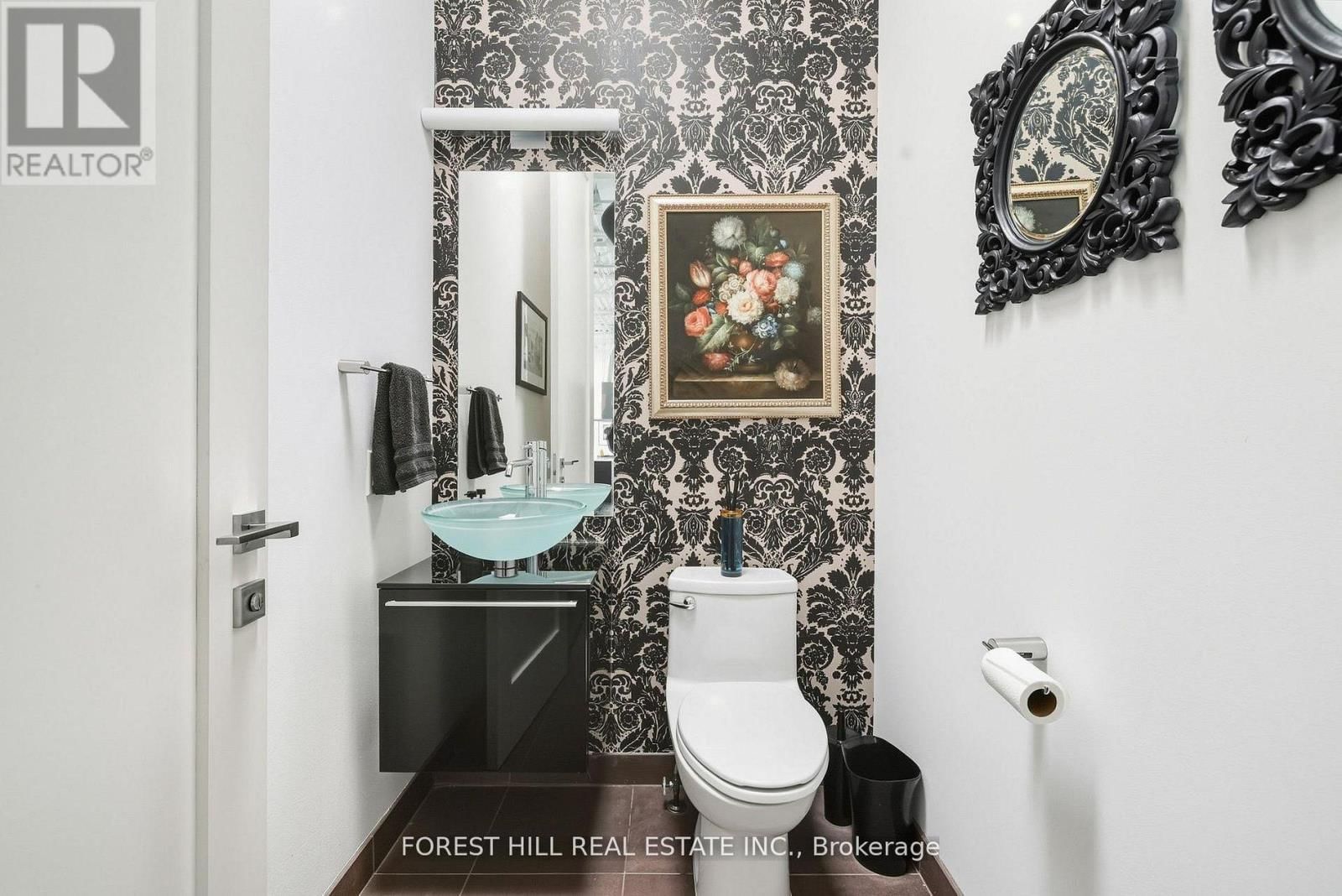 PH01 - 113 DUPONT STREET Image 23