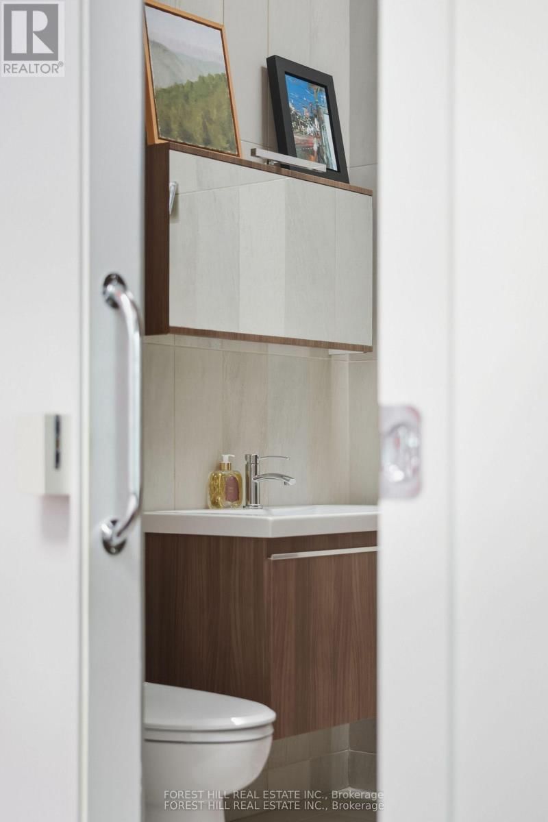 PH01 - 113 DUPONT STREET Image 49