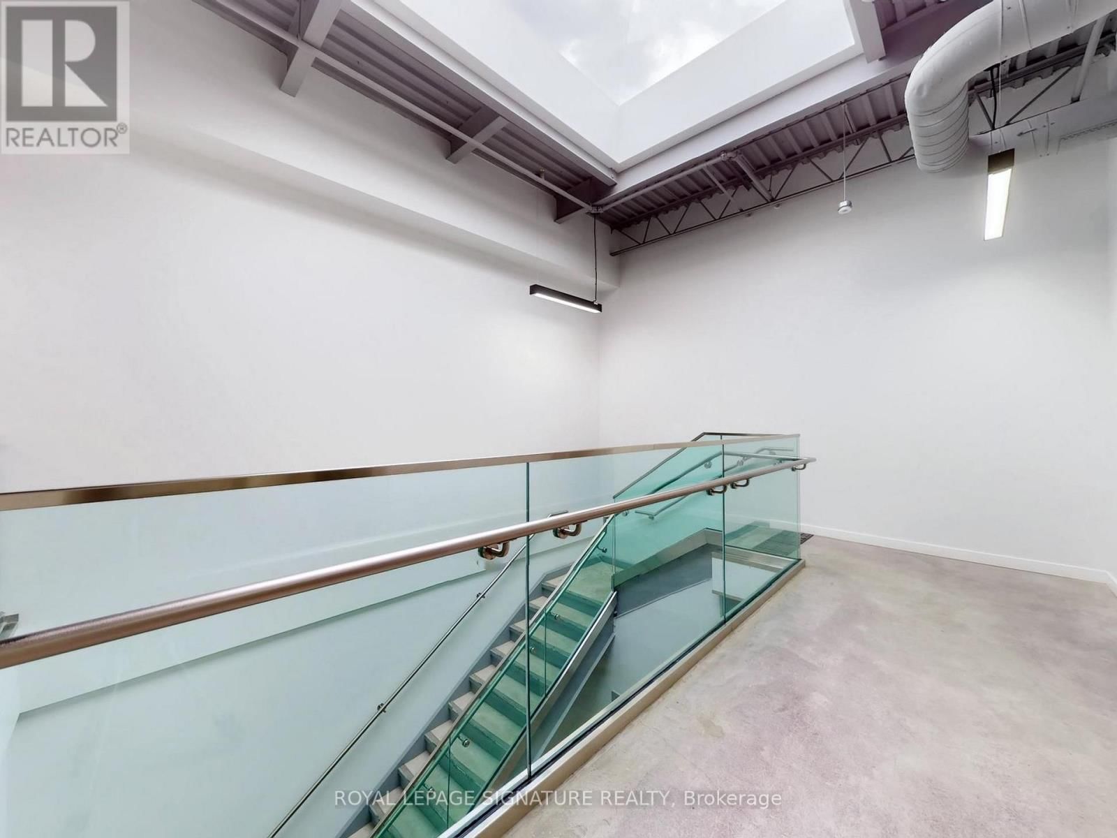 207 - 52 SCARSDALE ROAD Image 24